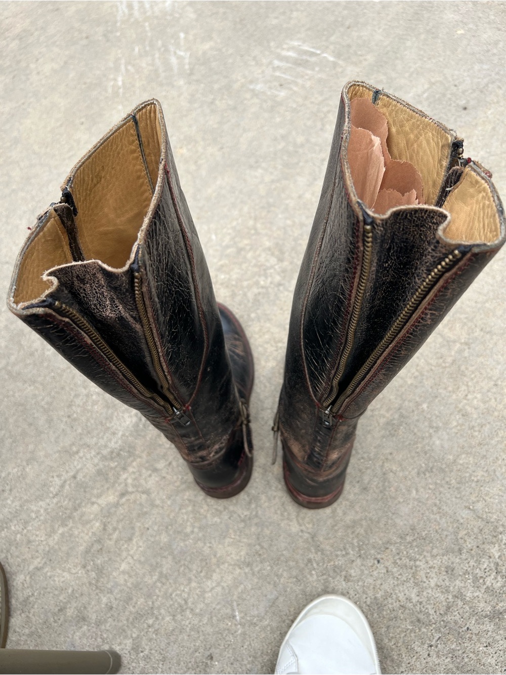 BED|STU Red and Brown Leather Boot Sole Detail - Picture 5 of 6